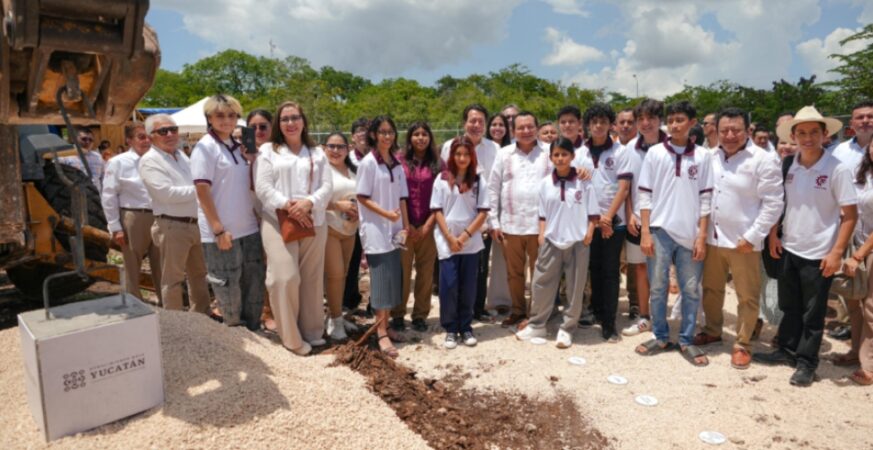 Colocan primera piedra del CBTIS 305 en Mérida; atenderá a 900 estudiantes